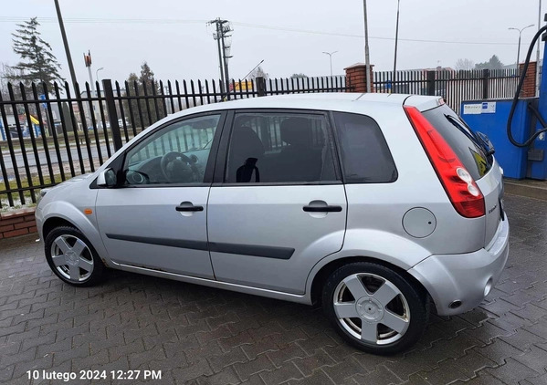 Ford Fiesta cena 5500 przebieg: 310000, rok produkcji 2006 z Kleczew małe 497